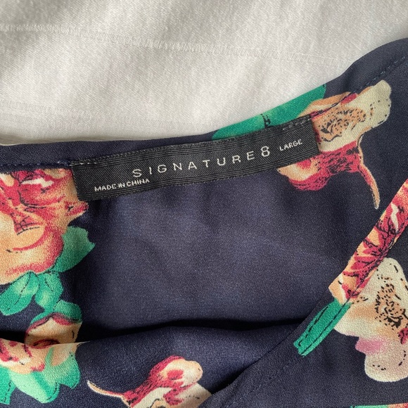 Open Back Romper. Excellent condition - Picture 7 of 8